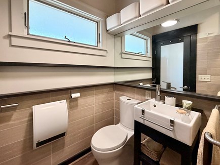 Provincetown, Beach Point Club Studio Cape Cod vacation rental - Bathroom.