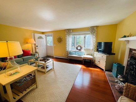 Mashpee, Johns Pond Cape Cod vacation rental - Living room