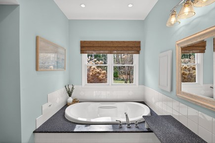Sagamore Beach, Sagamore Cape Cod vacation rental - Main level full bath ensuite