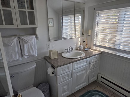 Harwichport Cape Cod vacation rental - Full bath with towels provided