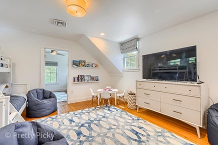 Harwich Port Cape Cod vacation rental - Kids reading area and table set