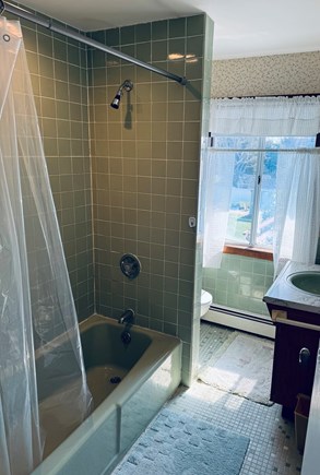 Popponessett Cape Cod vacation rental - Upstairs full bath