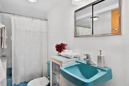 Harwich Port Cape Cod vacation rental - Full Bath 2