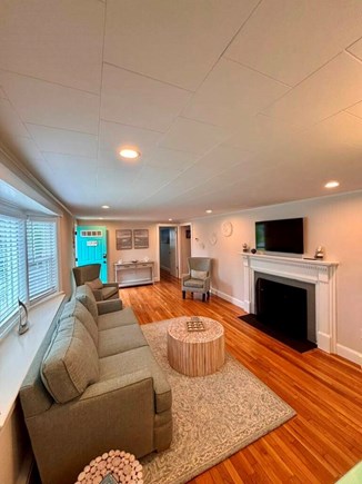 South Yarmouth Cape Cod vacation rental - Livingroom