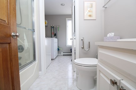 Dennis Cape Cod vacation rental - Middle level Bath W/D