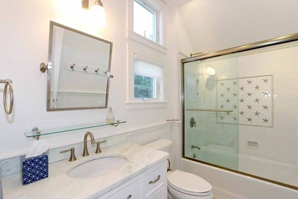 Orleans Cape Cod vacation rental - Full Bathroom