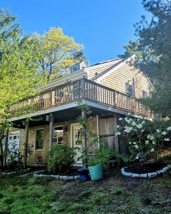 Brewster, Upper Mill Pond Cape Cod vacation rental - Guest house 2br 1.5 bathrooms. Outdoor shower