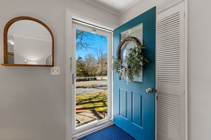 Orleans Cape Cod vacation rental - Entry to open living room off circular driveway