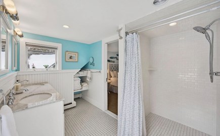 East Orleans  Cape Cod vacation rental - Ensuite bath