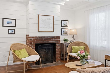 Cotuit Cape Cod vacation rental - Seating in living room