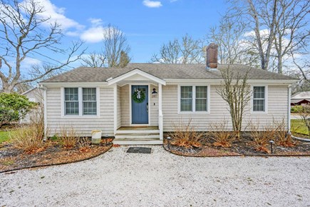 Cotuit Cape Cod vacation rental - Walkway into property