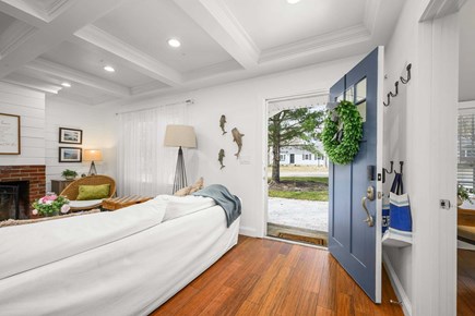 Cotuit Cape Cod vacation rental - Entryway into property