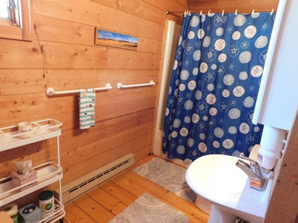 Wellfleet Cape Cod vacation rental - Bathroom