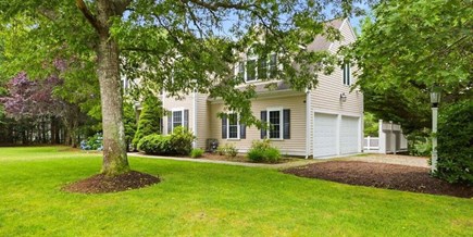 Mashpee Cape Cod vacation rental - Great front yard