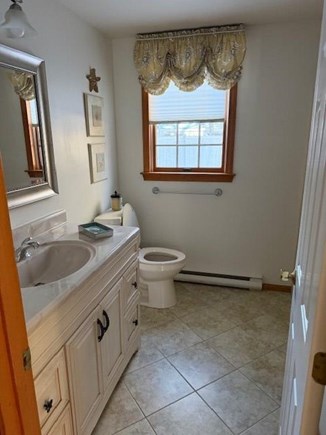 Brewster Cape Cod vacation rental - Downstairs bath