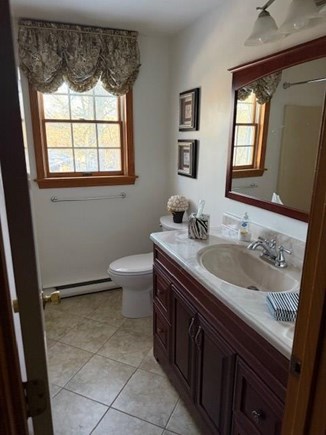 Brewster Cape Cod vacation rental - Upstairs bath