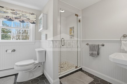 Falmouth Cape Cod vacation rental - Bathroom