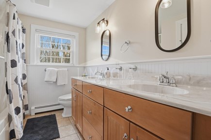 Falmouth Cape Cod vacation rental - Bathroom