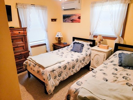 Wellfleet Cape Cod vacation rental - Bedroom #3 - 2 Twins - Main Level