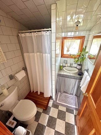 Wareham, Swift's Beach MA vacation rental - 2nd floor full bathroom