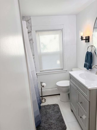 Dennis Cape Cod vacation rental - First floor full bath