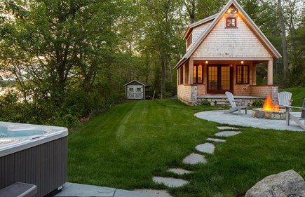 On Snipatuit Pond, Rochester MA vacation rental - Guest cottage, hot tub, fire pit