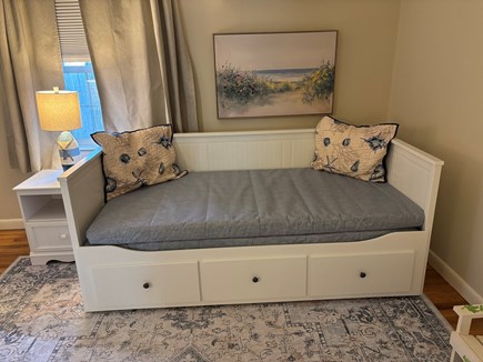 Barnstable Cape Cod vacation rental - Daybed