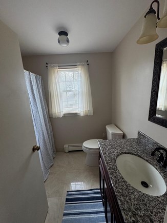 Harwichport Cape Cod vacation rental - Second floor full bath (bathtub+shower)