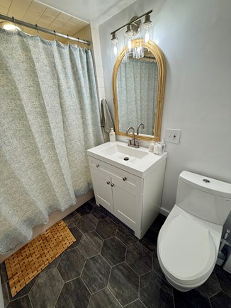 Pocasset Cape Cod vacation rental - First floor full bathroom