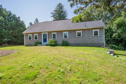 Centerville Cape Cod vacation rental - Front yard