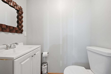 Osterville Cape Cod vacation rental - Half bath - First Floor