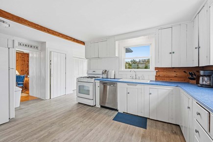 Bourne, Buzzards Bay Cape Cod vacation rental - Spacious, fully equipped kitchen with an open layout
