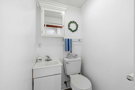 Bourne, Buzzards Bay Cape Cod vacation rental - Half bath - Off Kitchen