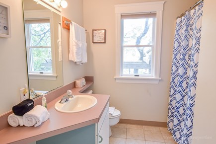 Brewster Cape Cod vacation rental - Main level full bathroom