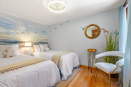 Centerville Cape Cod vacation rental - 2 Twin beds by the shore...