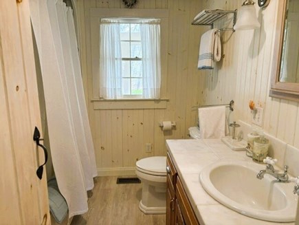 Eastham Cape Cod vacation rental - Full Bathroom w Tub / Shower Combo