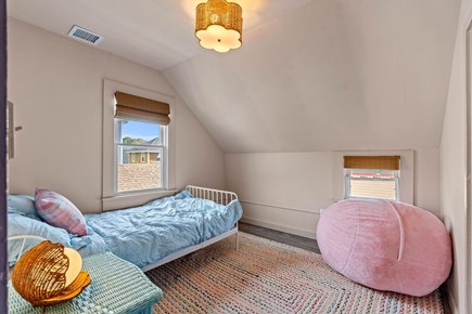 Onset MA vacation rental - Bedroom 3 - Twin sized bed, closet