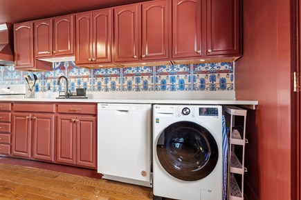 Onset MA vacation rental - Kitchen - Dishwasher, Combo Washer/Dryer