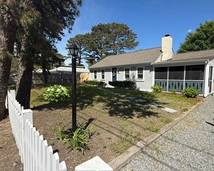 Dennis Port Cape Cod vacation rental - Front yard