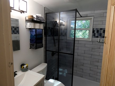 Centerville Cape Cod vacation rental - Bathroom #2