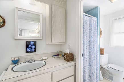 Chatham Cape Cod vacation rental - Full Bathroom 2