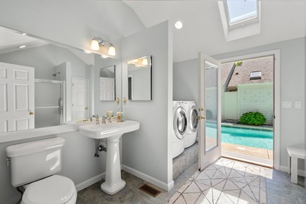 New Seabury, The Mews Cape Cod vacation rental - Full 2nd bath with laundry and pool access