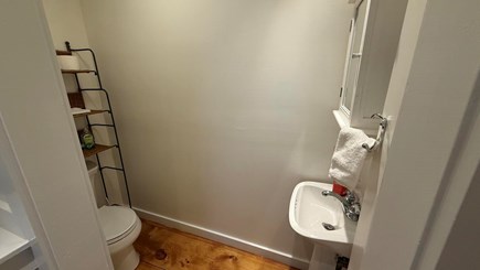 Orleans, Close to Bakers Pond & Skaket Cape Cod vacation rental - Master Bedroom Half Bath