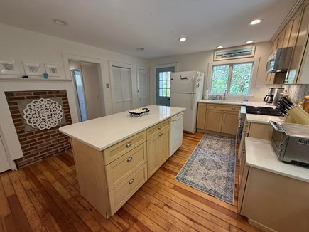 Orleans, Close to Bakers Pond & Skaket Cape Cod vacation rental - Wooden Floors and all Appliances