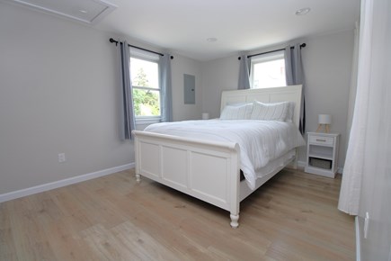 Wellfleet Cape Cod vacation rental - Queen Main Floor Room