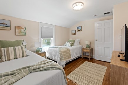 Hyannis Cape Cod vacation rental - 2nd floor: 2 twin beds and smart tv