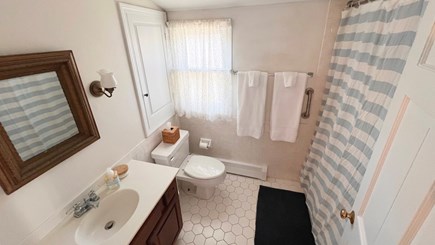 Harwichport Cape Cod vacation rental - Upstairs bath