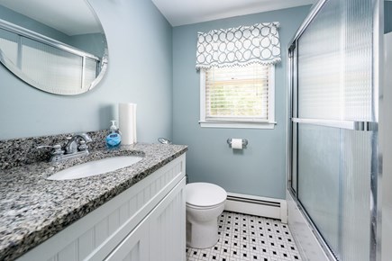 Mashpee Cape Cod vacation rental - Main bath