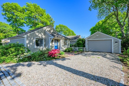 Mashpee Cape Cod vacation rental - Convenient driveway parking