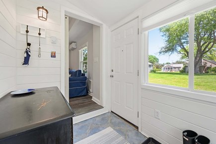 Brewster Cape Cod vacation rental - Entryway leading into the living room